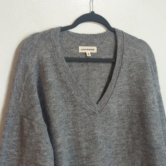 Lucky Brand Boxy Wool Blend Gray Pull Over V Neck Long Sleeve Sweater Medium - Picture 3 of 7